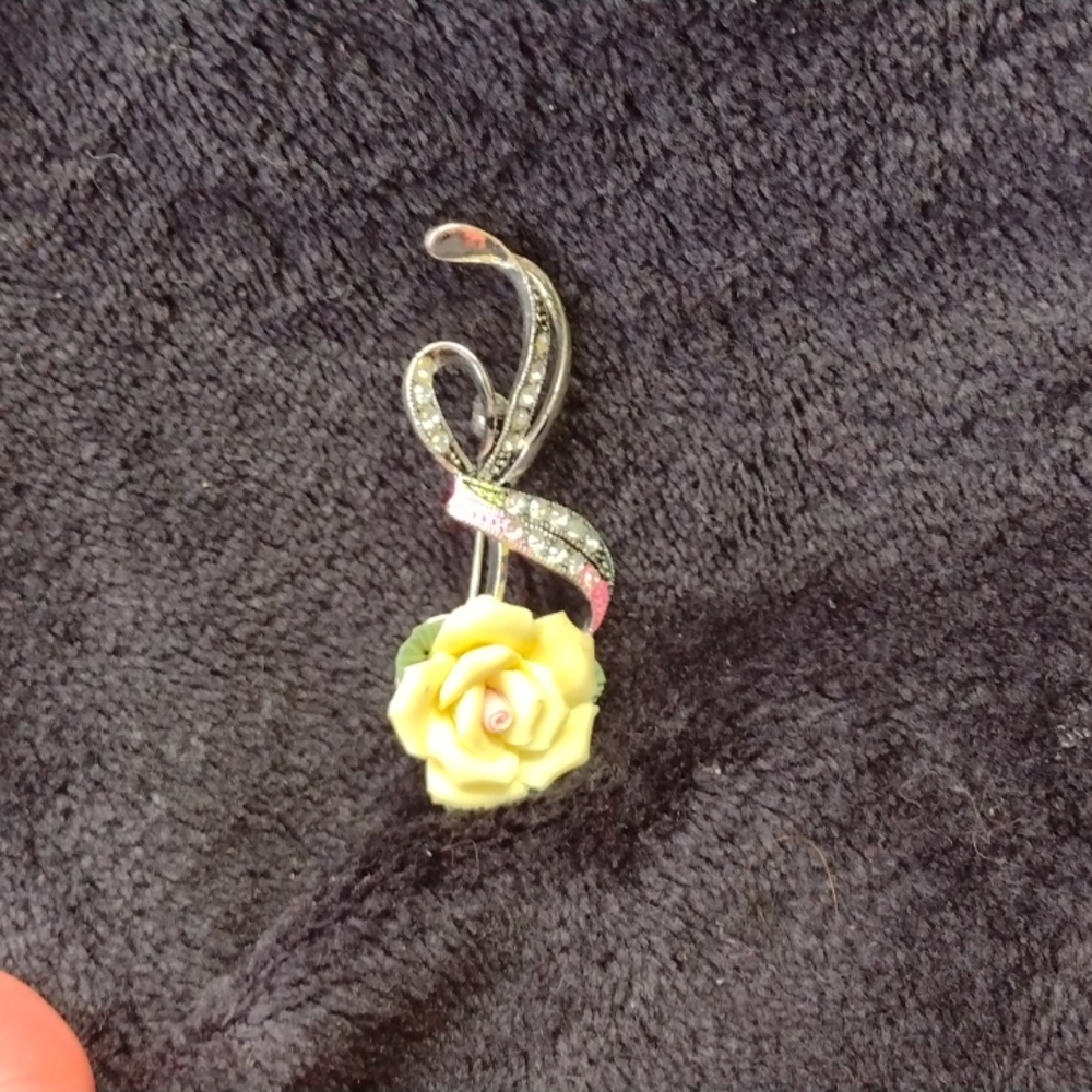 Avon yellow rose pin